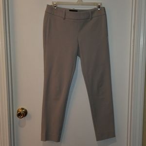 Light gray skinny pants.  0
